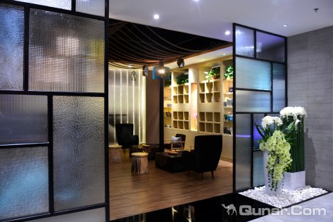 丹东国门青云酒店(鸭绿江断桥火车站店)