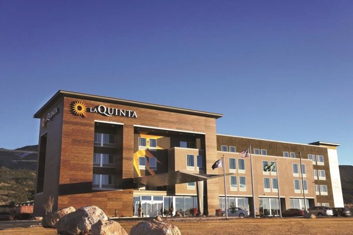 中西城市拉昆塔套房酒店(La Quinta by Wyndham Cedar City)