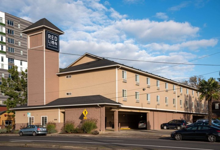 尤金红狮套房酒店(Red Lion Inn & Suites Eugene)