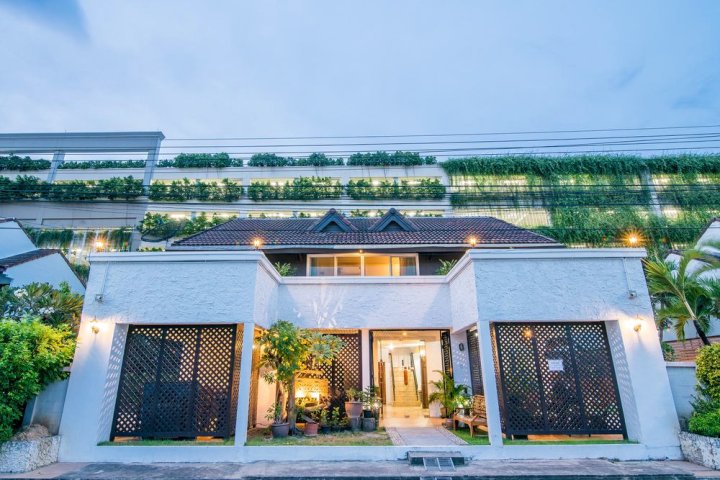 班布阿酒店(Baan Bua Residence)