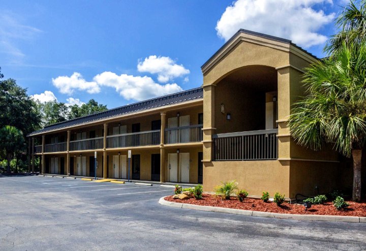 棕榈海岸伊克诺套房旅店(Econo Lodge Palm Coast)