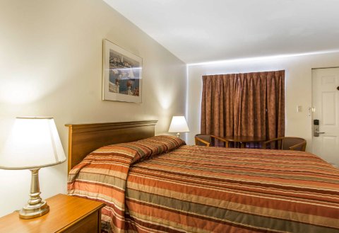 圣约翰伊克诺旅馆(Econo Lodge Inn & Suites Saint John)