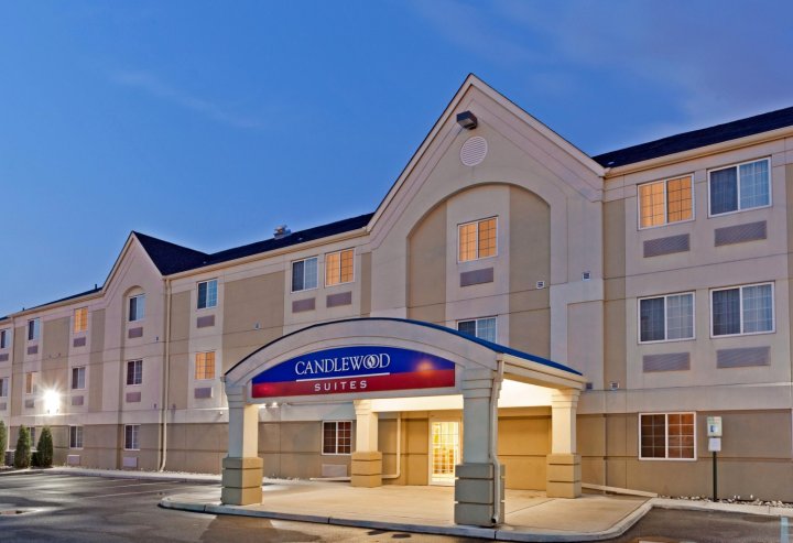 西考克斯烛木套房酒店(Candlewood Suites Secaucus)