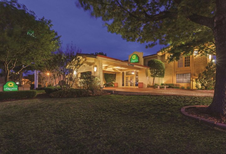 威奇托福尔斯活动中心北拉昆塔酒店(La Quinta Inn by Wyndham Wichita Falls Event Center North)