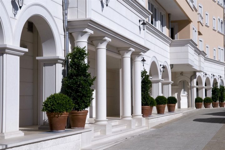 特罗吉尔宫殿酒店(Hotel Trogir Palace)