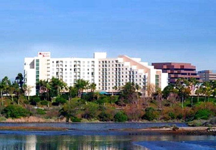 纽波特海滩万豪湾景酒店(Newport Beach Marriott Bayview)