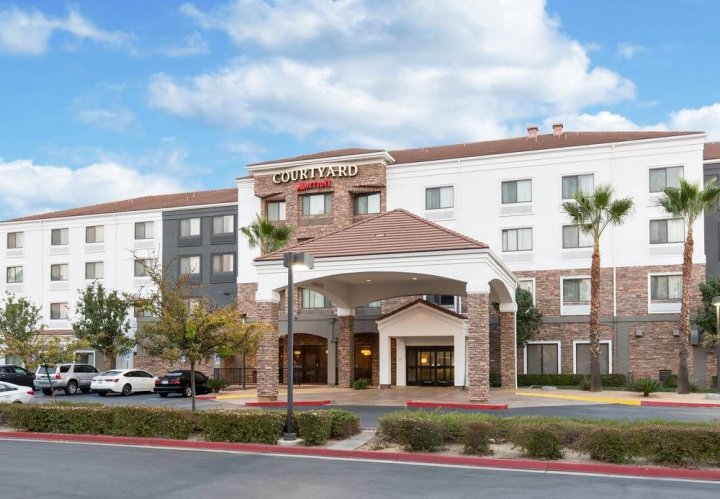 库卡蒙格牧场万怡酒店(Courtyard by Marriott Rancho Cucamonga)