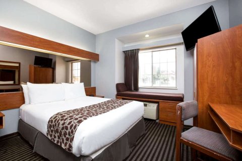 温德姆加兰/达拉斯麦克罗特套房酒店(Microtel Inn & Suites by Wyndham Garland/Dallas)