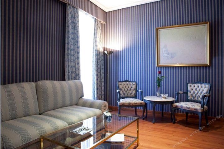 马德里阿古玛酒店(Hotel Agumar Madrid)