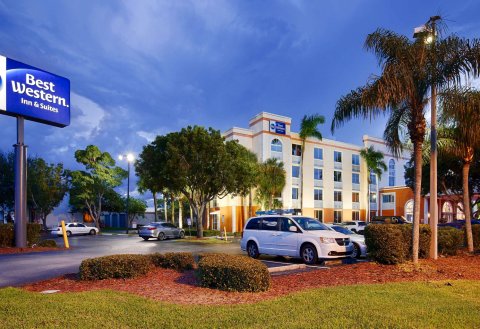 迈尔斯堡贝斯特韦斯特套房酒店(Best Western Fort Myers Inn and Suites)