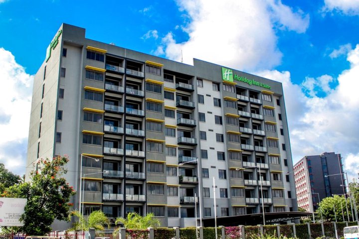 泊特莫尔斯比港套房酒店(Holiday Inn & Suites Port Moresby)