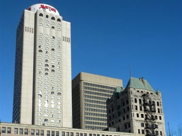 尚普兰蒙特利尔万豪酒店(Montreal Marriott Chateau Champlain)