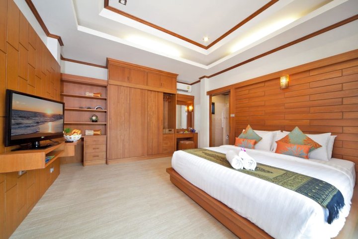 班涛Tara 别墅 2 –三卧室-靠近班涛海滩，带私密的私家泳池(BangTao Tara Villa 2 | 3 Bed Pool Home Close to Bang Tao Beach in Phuket)