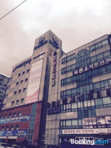 格兰汽车旅馆(Grand Motel)