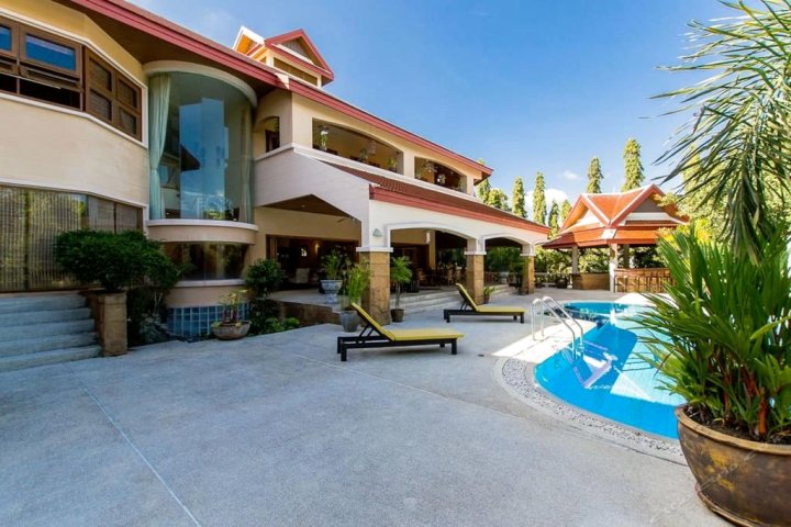普吉岛马克别墅(Villa Mark Phuket)