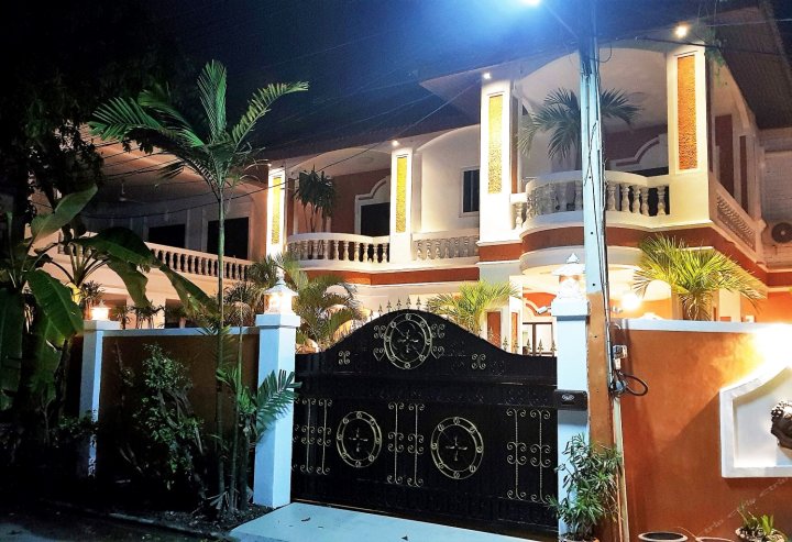 芭达雅步行街亚兰德奢华别墅 5 居 - 私人游泳池(YAILAND Luxury Villa Pattaya Walking Street 5 Bedrooms Private Pool)