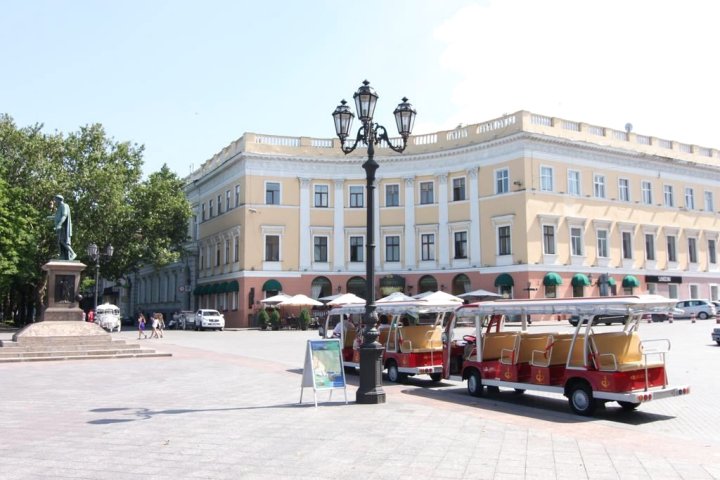 凯瑟琳广场公寓(Apartment on Yekaterininskaya Square)