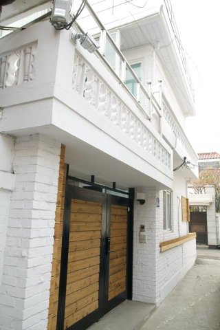 罗恩乔宾馆(Ro n Jo House)