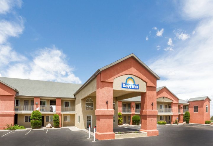 克拉丽奥套房酒店(Clarion Inn & Suites Cedar City Gateway to National Parks)