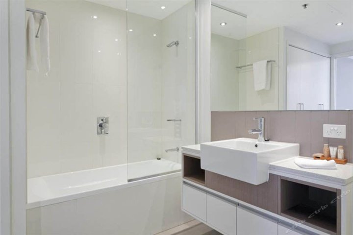 布里斯班短期出租 - 麦哥山街 - 二卧室公寓(Rentals Short Term - 30 Macrossan Street, Brisbane, Qld, 4001- Two Bedroom Apartment)