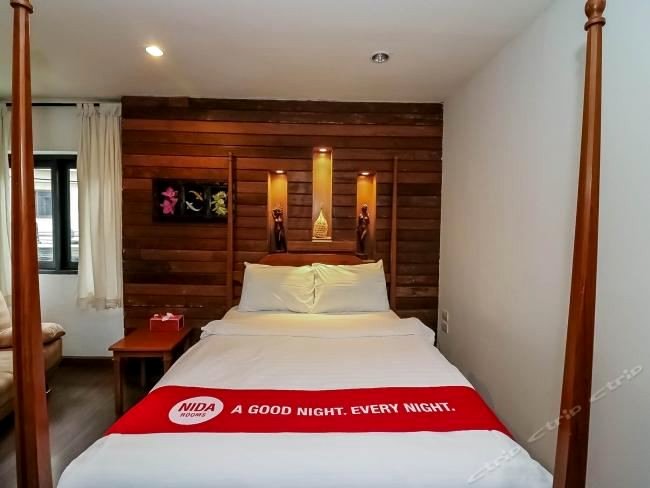 曼谷2043号奈达酒店(Nida Rooms 2043 at Around the World Bed and Breakfast)