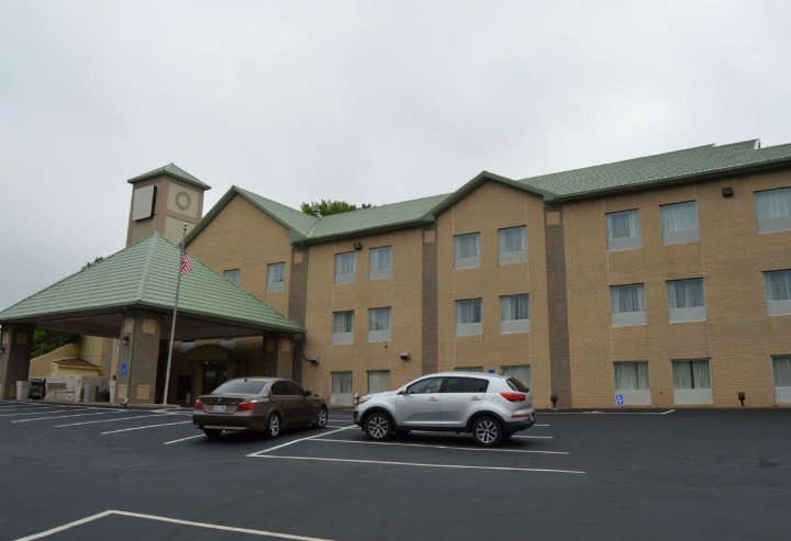 辛辛那提品质套房酒店(Quality Inn & Suites Cincinnati)