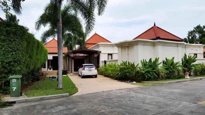 普吉岛赛坦别墅酒店(Sai Taan Villa Phuket)