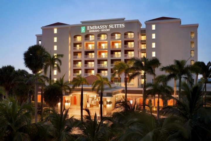 多拉多马尔海滩度假村希尔顿尊盛酒店(Embassy Suites by Hilton Dorado del Mar Beach Resort)