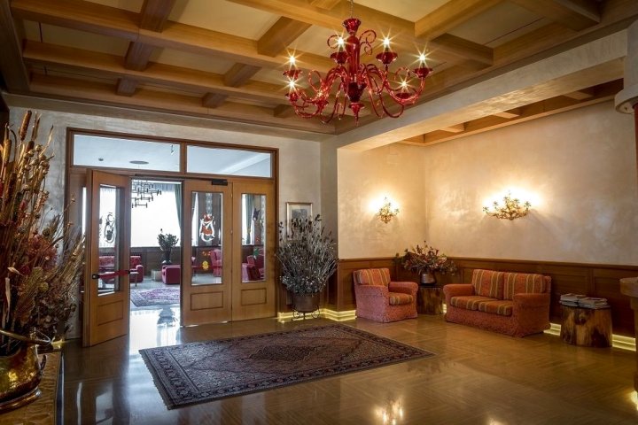 5米利亚酒店(Hotel 5 Miglia)