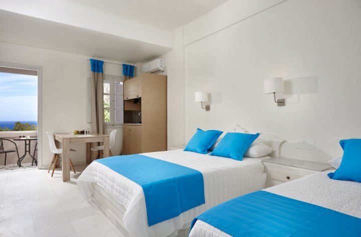 圣托里尼岛蓝土酒店(Terra Blue Santorini)