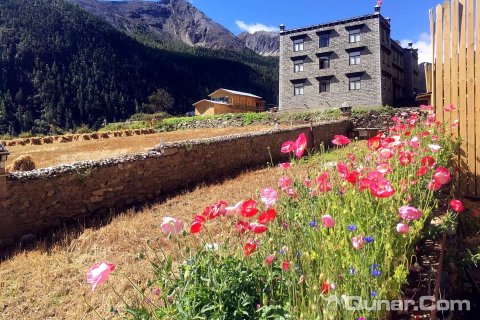 稻城亚丁向阳之地德沙民居