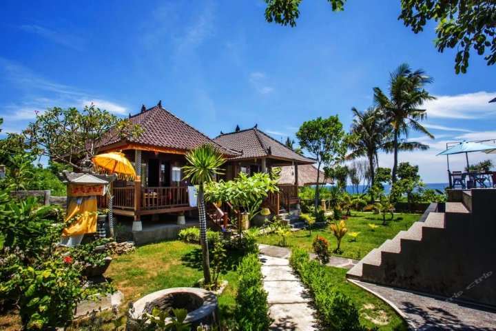 赛宁干日落海洋别墅假日公园(The Ocean Sunset Villas Ceningan)