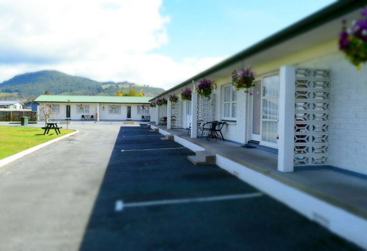 克利夫兰热汽车旅馆(Cleveland Thermal Motel)