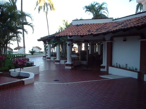 巴亚以塔港热带花园酒店(Tropicana Hotel Puerto Vallarta)