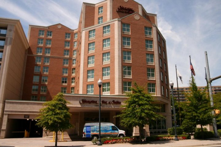 里根国家机场欢朋套房酒店–水晶城(Hampton Inn & Suites Reagan National Airport - Crystal City)