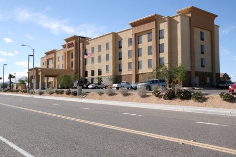 欢朋酒店及套房巴斯托(Hampton Inn and Suites Barstow)