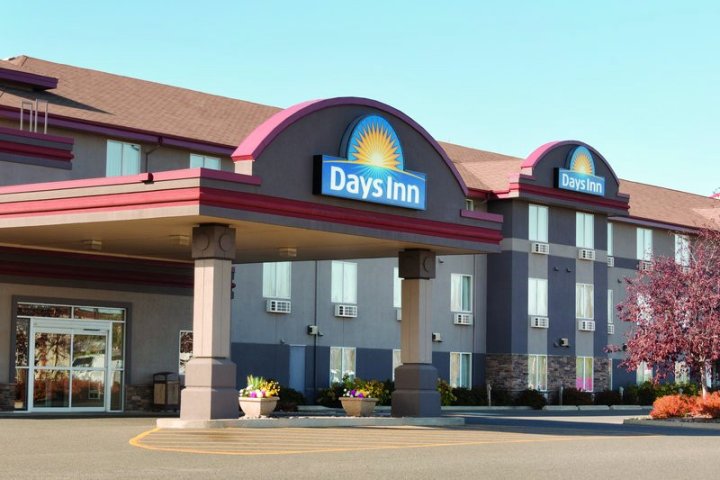 桑德贝戴斯套房酒店(Days Inn & Suites by Wyndham Thunder Bay)