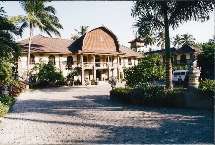 龙目岛圣吉吉普瑞沙伦酒店(Puri Saron Hotel Senggigi Lombok)
