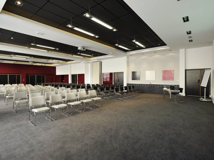 诺富特亚维侬中央酒店(Novotel Avignon Centre)