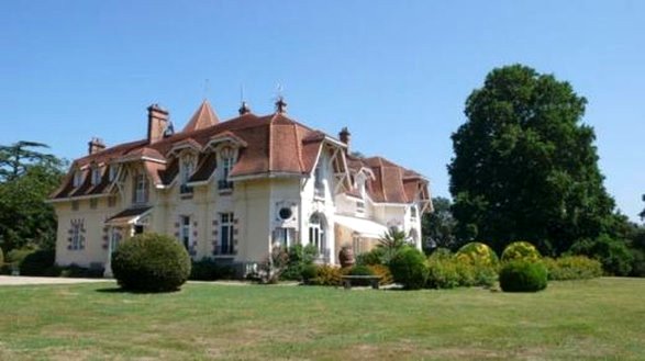 月光城堡酒店(Chateau du Clair de Lune)