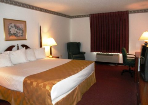 Econo Lodge Inn & Suites