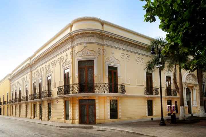 梅尼达公园酒店(Mansión Mérida on The Park)