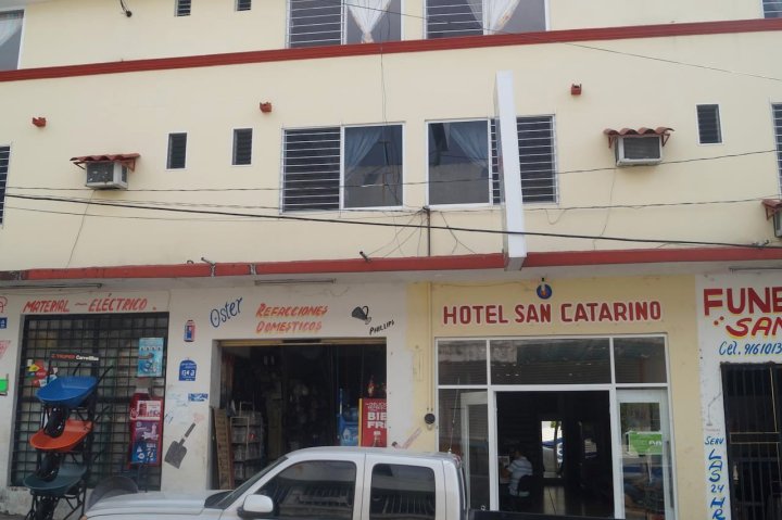 圣卡塔里诺中心酒店(Hotel San Catarino Centro)
