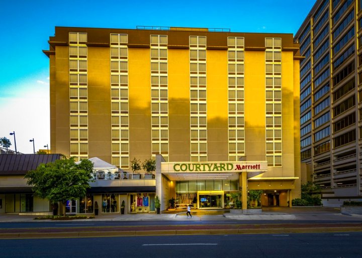 贝塞斯达切维蔡斯万怡酒店(Courtyard by Marriott Bethesda/Chevy Chase)