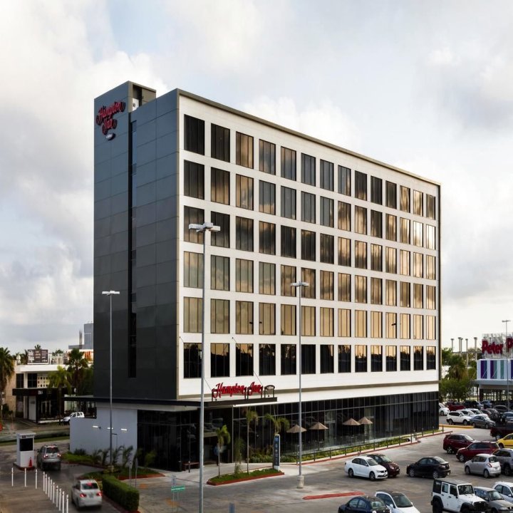 坎昆孔布雷斯希尔顿欢朋酒店(Hampton Inn by Hilton Cancun Cumbres)