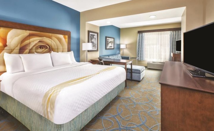 尼亚加拉福尔斯温德姆拉昆塔套房酒店(La Quinta Inn & Suites by Wyndham Niagara Falls)