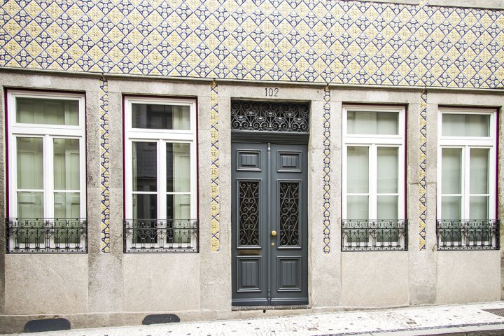 住在波尔图艺术之心开放式公寓酒店(Liiiving in Porto - Art & Heart Studio)