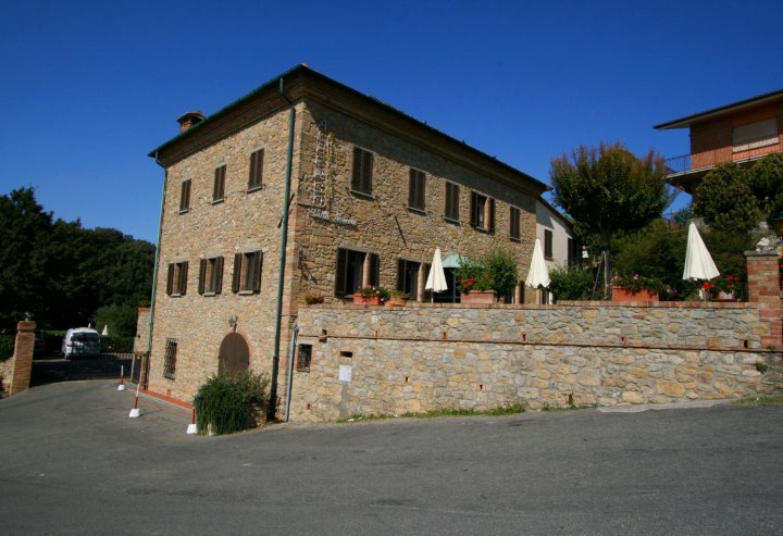宁齐尼艾尔伯格别墅酒店(Albergo Villa Nencini)