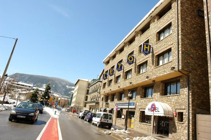 洛克德卡斯特尔酒店(Hotel Roc Del Castell)