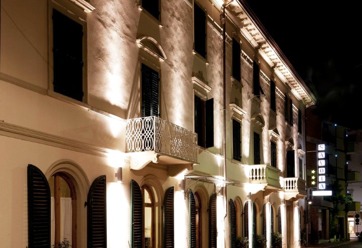 萨沃亚&坎帕纳酒店(Hotel Savoia & Campana)